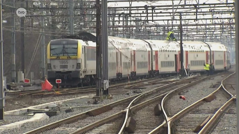 Nog tot morgen ellende op het spoor door afgeknakte bovenleiding