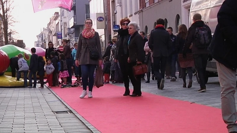Rode Loperweekend in Sint-Niklaas legt vrouwen in de watten, maar vergeet de mannen