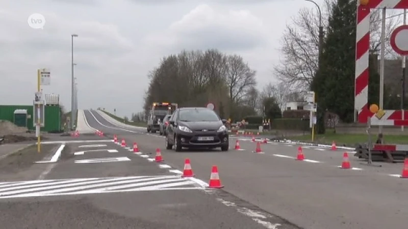 Brug over E17 in Overmere na bijna zes maanden eindelijk weer open