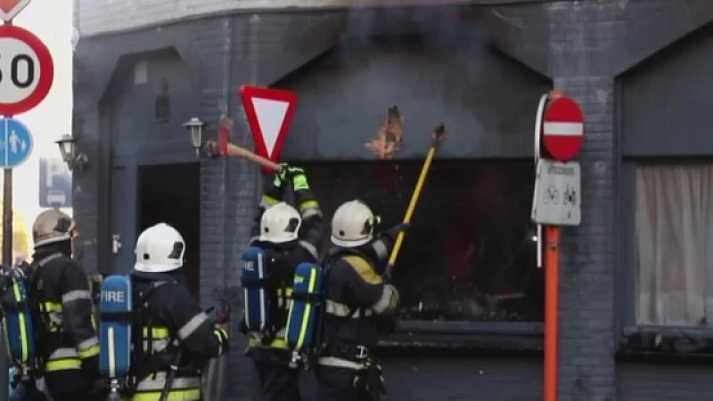 Woning brandt uit in Aalst, twee gezinnen op straat