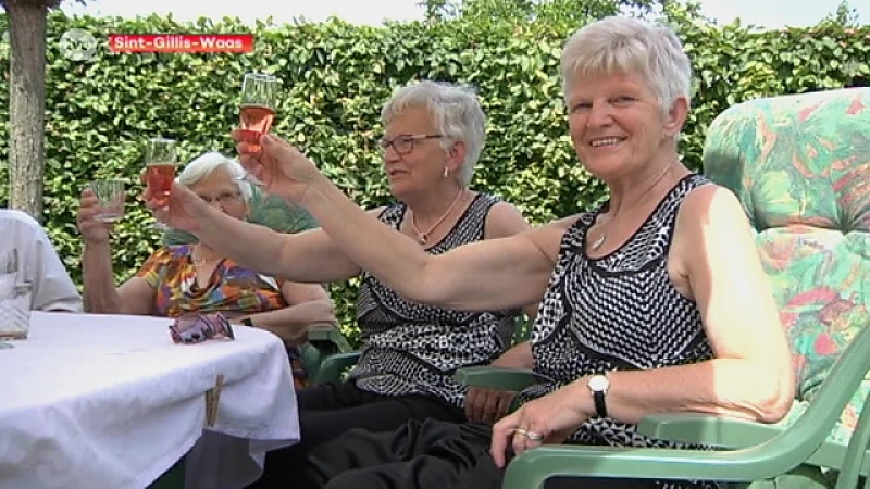 Drie zussen samen getrouwd op 12 juli 1966 en vieren nu samen 50 jaar jubileum