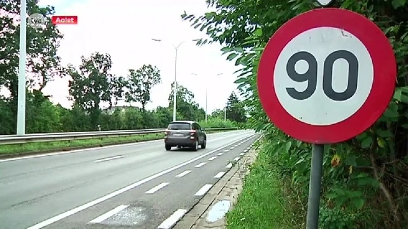 Tegen eind dit jaar verkeerslichten aan gevaarlijk kruispunt in Hofstade