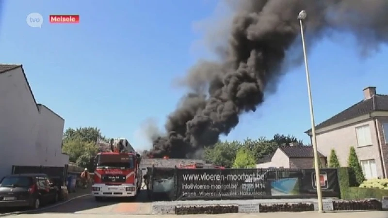 Melsele: Zware uitslaande brand in Schoolstraat