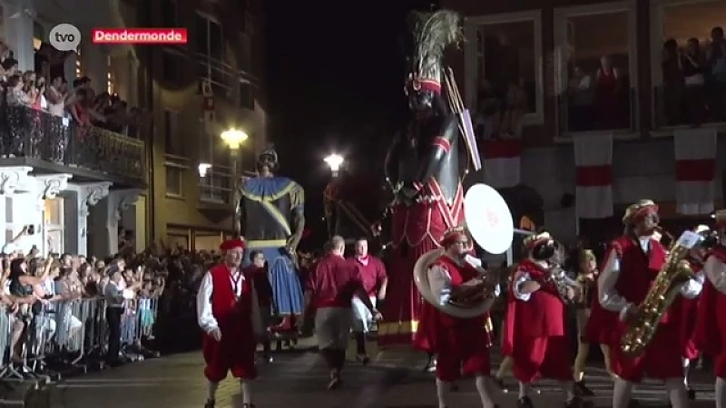 40.000 toeschouwers zien Indiaan, Mars en Goliath door Dendermonde dansen