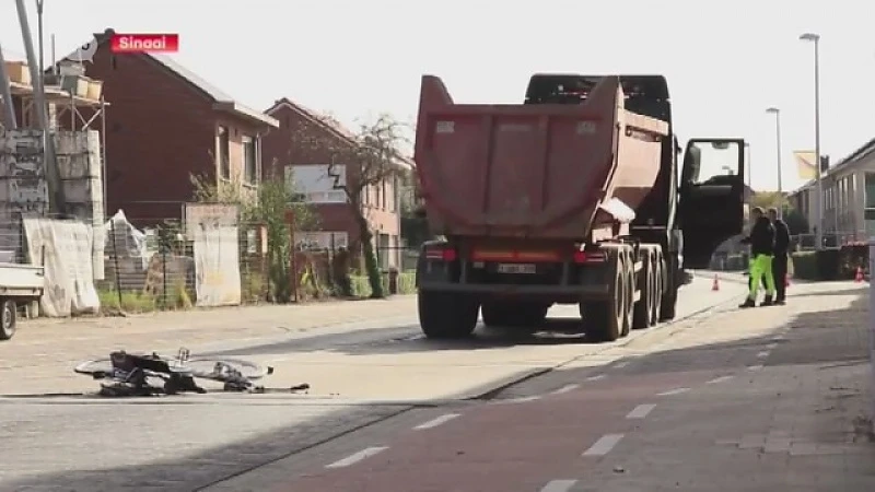 Vrouw komt om op fiets bij dodehoekongeval in Sinaai