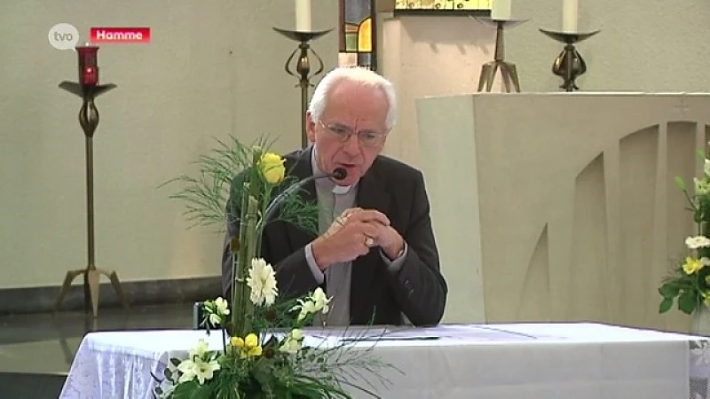 ''Kardinaal'' Jozef De Kesel is hoge gast op Priester Poppedag in Moerzeke