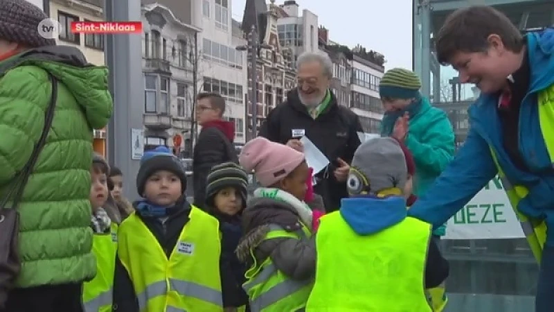 Solidariteitsactie met Berlijn op markt Sint-Niklaas
