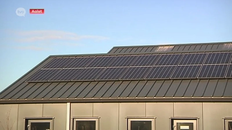 Burgers investeren mee in zonnepanelen op dak van bioboerderij in Aalst