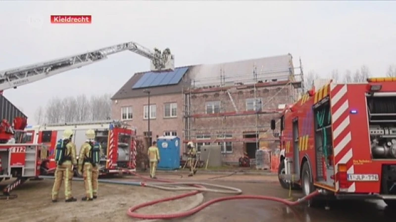 Kieldrecht: Zolder nieuwbouw schiet in brand