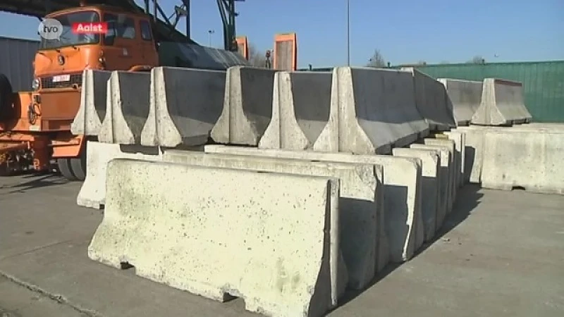 Binnenstad Aalst bezaaid met 100 betonblokken tijdens carnavalsstoet