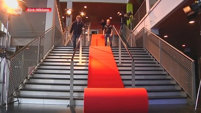 Hoofdafbeelding voor artikel LIVE: Sint-Niklaas rolt rode…