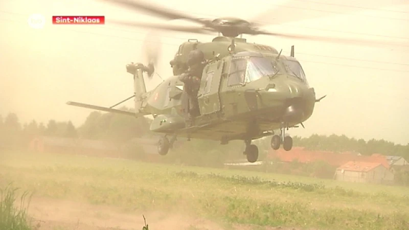 Militaire invasie met luchtsteun in Sint-Niklaas (om te oefenen)