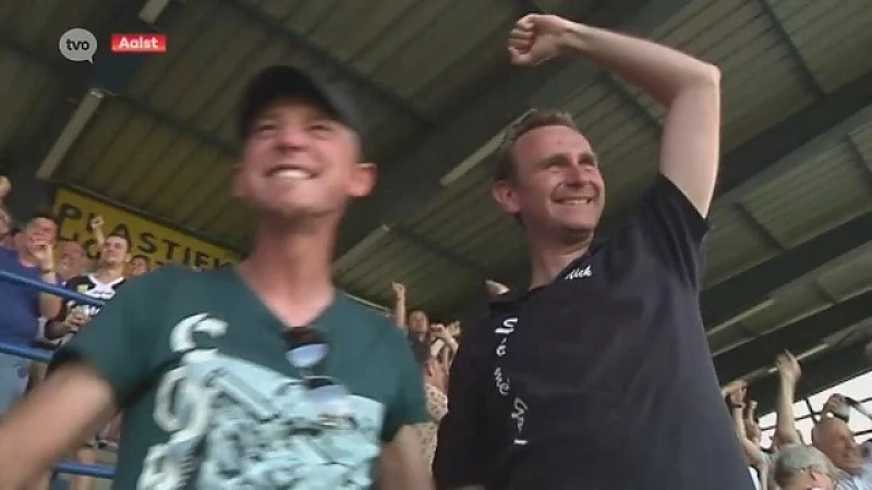 700 supporters zien Eendracht Aalst promoveren op groot scherm in Cornelisstadion