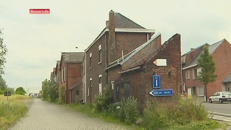 Afbraak gestart van zonevreemde woningen in Briel en Fabriekstraat Baasrode