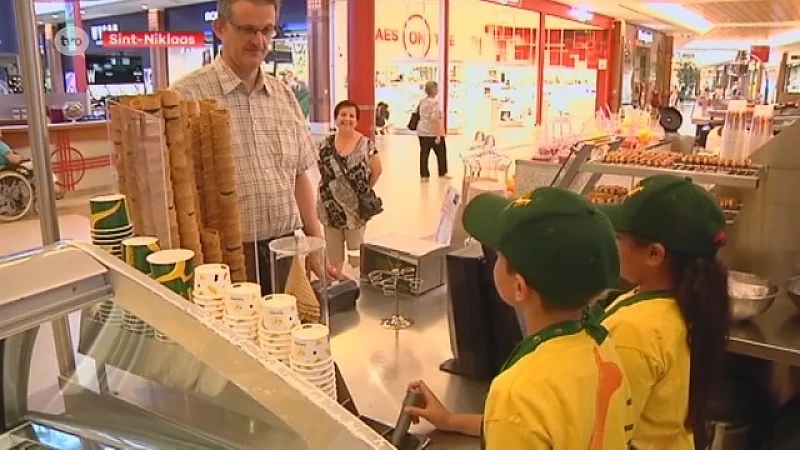 Leerlingen basisschool De Vierklaver Temse nemen Waasland Shoppingcenter over