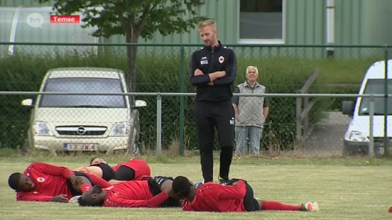 Wim De Decker leidt eerste training bij Antwerp