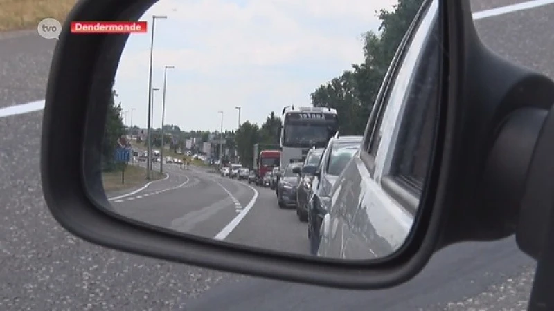 Bumperkleven op N41 in Dendermonde door asfalteringswerken