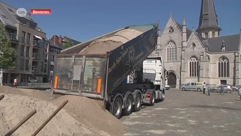 Beveren laat tonnen zand aanrukken voor strand op marktplein