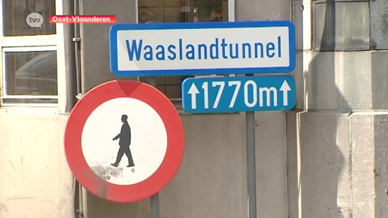 Waaslandtunnel tijdlang in beide richtingen afgesloten door vallende tegels