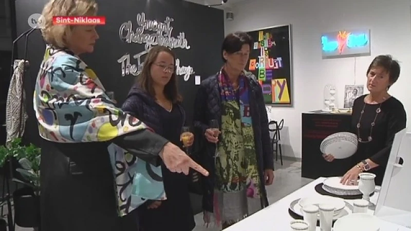 Delphine Boël stelt uniek servies tentoon in Sint-Niklaas