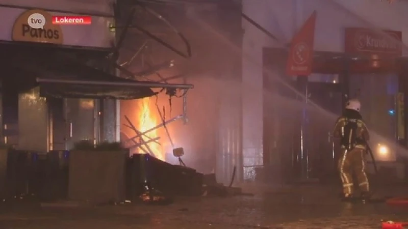 Lokeren: Vrouw sterft in brand nadat auto in winkel onder haar flat rijdt