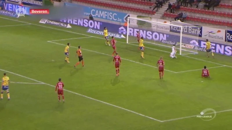 Thelin scoort 4 goals in wedstrijd Waasland-Beveren tegen Zulte Waregem