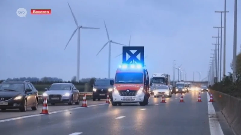 Opnieuw aanschuiven na kettingbotsing op expresweg Vrasene op spitsuur