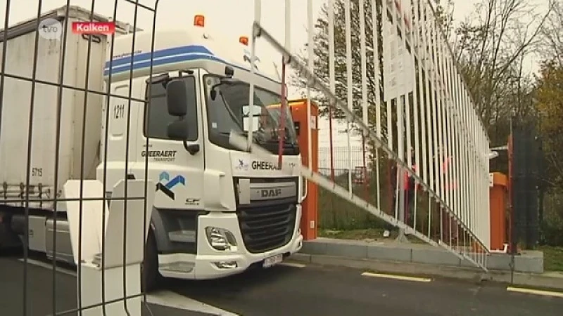 Eerste hoog beveiligde vrachtwagenparking in België opent in Kalken