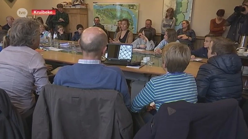 Kruibeke: Kinderen en politici in debat over kinderrechten