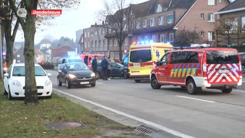 Chauffeur van 29 laat spoor van vernieling achter in Denderleeuw