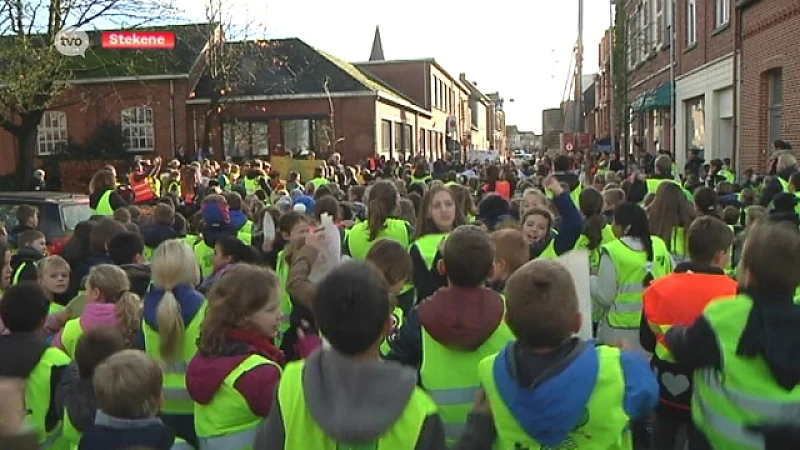 Stekense school komt op straat om mama's en papa's iets te vragen