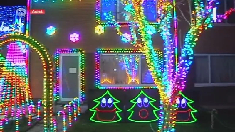 Meer dan 60.000 lichtjes dansen op muziek aan Aalsters kersthuisje