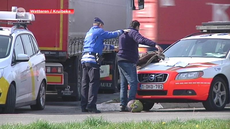 28 transmigranten opgepakt na controles op vrachtwagenparkings Kruibeke en Wetteren