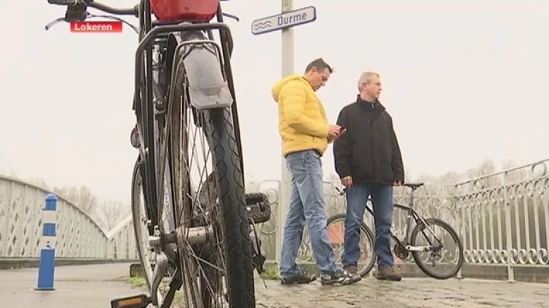 Vrienden en familie zoeken naar vermiste Lokeraar