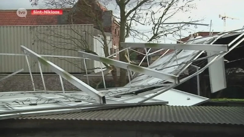 Hoofdafbeelding voor artikel Zonnepanelen van dak gewaaid…