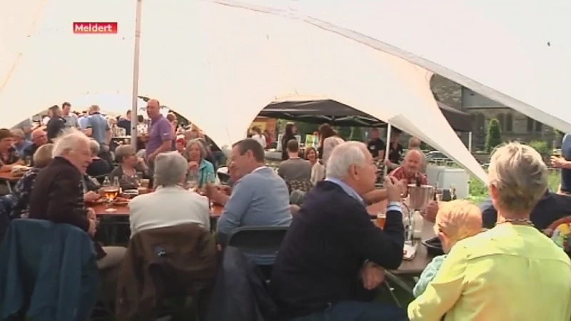 Foodmarket onder de kerktoren in Meldert