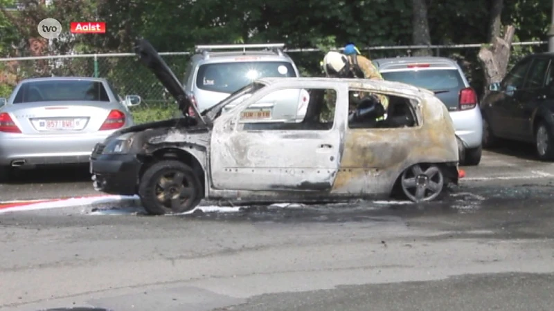 Man zwaarverbrand nadat auto in brand vloog in Aalst