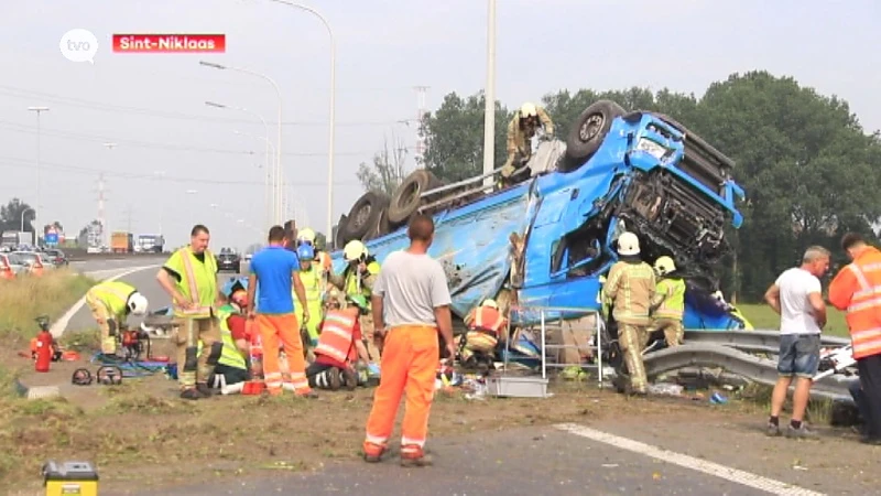 Vrachtwagenbestuurder zwaargewond bij ongeval op E17 Sint-Niklaas