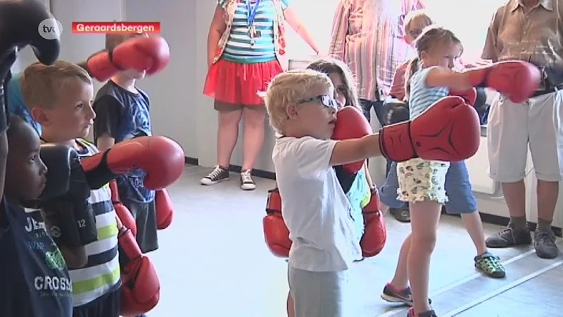 Kansarme kinderen voor twaalfde jaar op rij op speelvakantie in Geraardsbergen