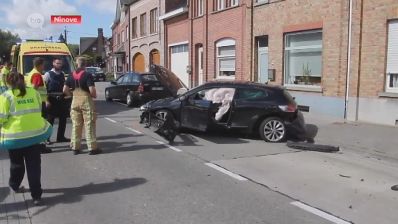 Ninove: Twee zwaargewonden bij frontale botsing