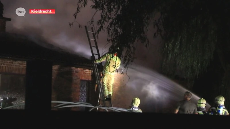 Kieldrecht: Brandweerman ziet eigen huis in vlammen opgaan, maar kan wel zijn gezin en alle huisdieren redden