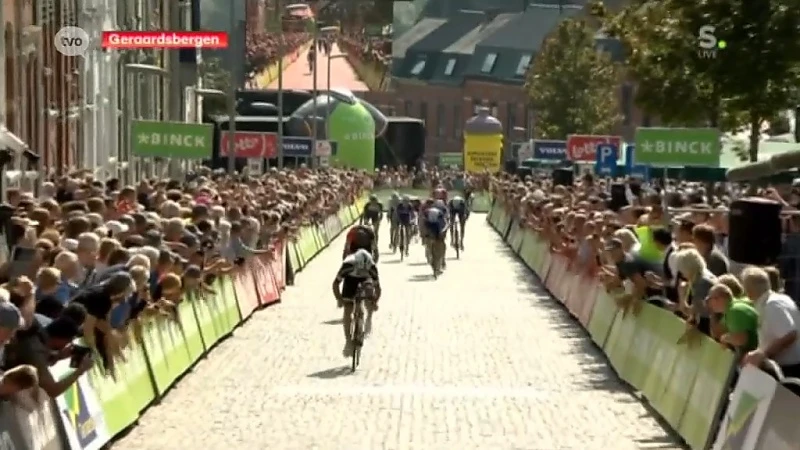 Michael Matthews wint laatste rit van BinckBank Tour in Geraardsbergen