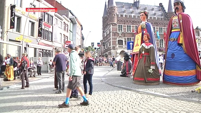 44 verschillende verenigingen lopen mee processie van Plaisance Geraardsbergen