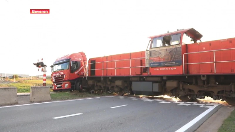Hoofdafbeelding voor artikel Goederentrein rijdt in op…