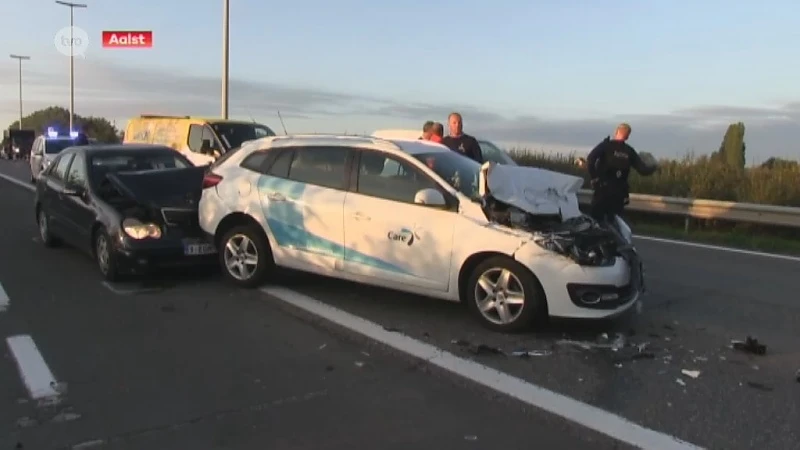 Drie gewonden bij harmonicabotsing op N45 in Aalst