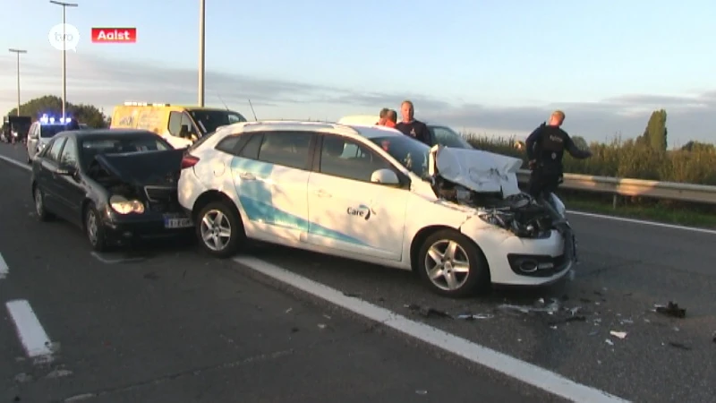 Drie gewonden bij harmonicabotsing op N45 in Aalst