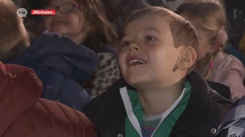 Recordpoging lachen met 600 leerlingen ten voordele van Rode Neuzen Dag