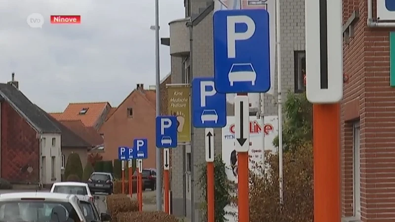 Bewoners Ninoofse deelgemeente Outer verrast door honderden verkeersborden