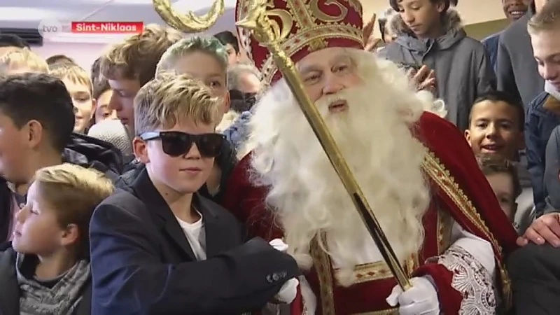 De Sint heeft een nieuwe staf, gemaakt door tientallen leerlingen