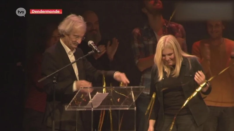 Amelie Albrecht uit Dendermonde wint overtuigend Humo's Comedy Cup